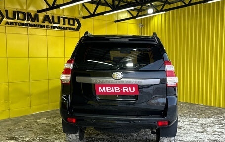 Toyota Land Cruiser Prado 150 рестайлинг 2, 2014 год, 3 299 000 рублей, 6 фотография