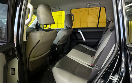 Toyota Land Cruiser Prado 150 рестайлинг 2, 2014 год, 3 299 000 рублей, 22 фотография