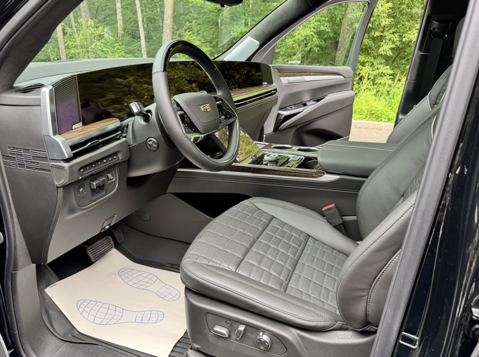 Cadillac Escalade V, 2025 год, 19 750 000 рублей, 21 фотография