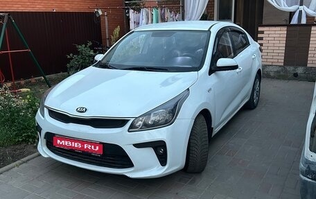 KIA Rio IV, 2020 год, 950 000 рублей, 1 фотография