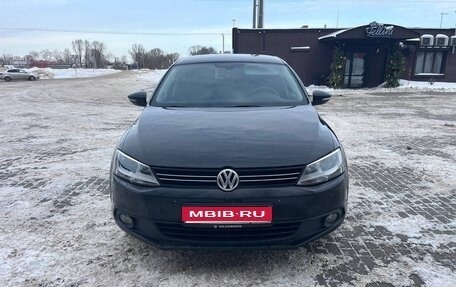 Volkswagen Jetta VI, 2013 год, 1 050 000 рублей, 1 фотография