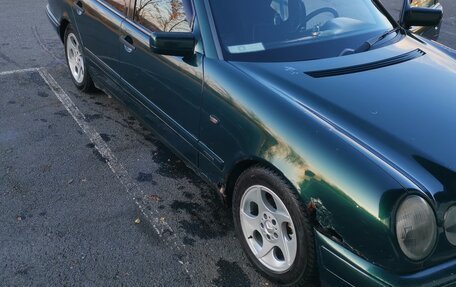 Mercedes-Benz E-Класс, 1997 год, 310 000 рублей, 6 фотография