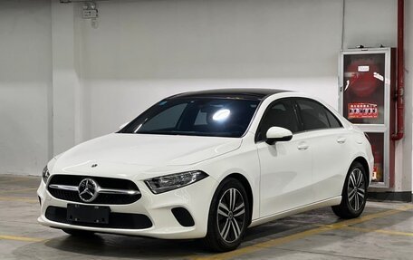 Mercedes-Benz A-Класс, 2021 год, 2 340 000 рублей, 2 фотография