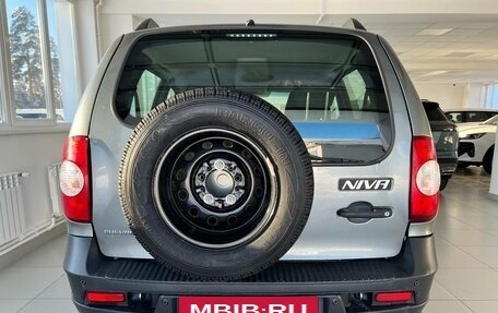 Chevrolet Niva I рестайлинг, 2018 год, 630 000 рублей, 5 фотография