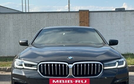 BMW 5 серия, 2022 год, 5 650 000 рублей, 2 фотография