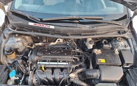 Hyundai Solaris II рестайлинг, 2012 год, 650 000 рублей, 10 фотография