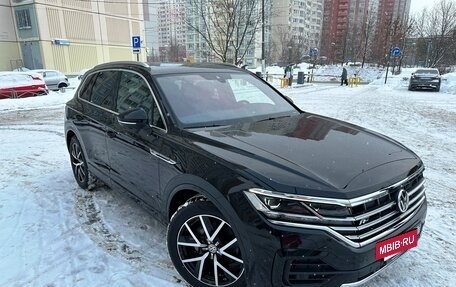 Volkswagen Touareg III, 2018 год, 9 000 000 рублей, 2 фотография