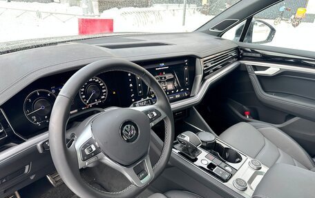 Volkswagen Touareg III, 2018 год, 9 000 000 рублей, 8 фотография