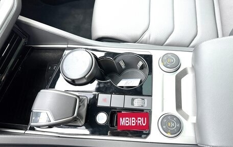 Volkswagen Touareg III, 2018 год, 9 000 000 рублей, 12 фотография