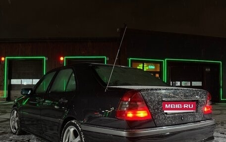 Mercedes-Benz C-Класс, 1994 год, 800 000 рублей, 4 фотография