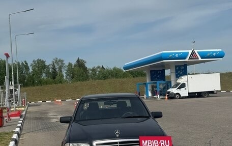 Mercedes-Benz C-Класс, 1994 год, 800 000 рублей, 3 фотография