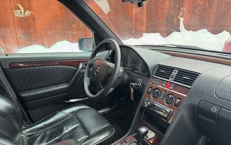 Mercedes-Benz C-Класс, 1994 год, 800 000 рублей, 21 фотография