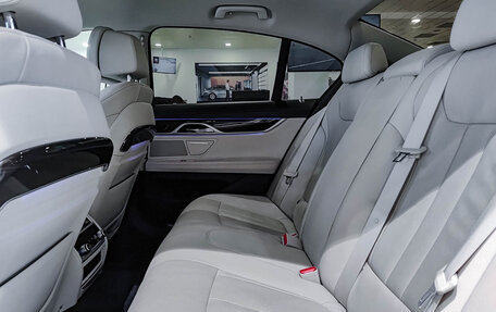 BMW 7 серия, 2017 год, 3 450 000 рублей, 15 фотография