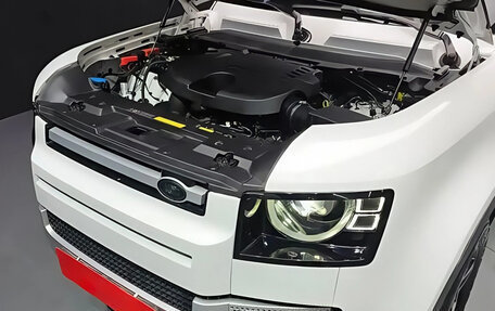 Land Rover Defender II, 2023 год, 9 500 000 рублей, 17 фотография