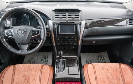 Toyota Camry, 2016 год, 1 899 000 рублей, 10 фотография