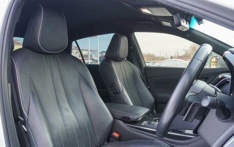 Toyota Crown, 2019 год, 3 570 000 рублей, 15 фотография