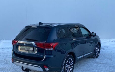 Mitsubishi Outlander III рестайлинг 3, 2019 год, 2 550 000 рублей, 5 фотография