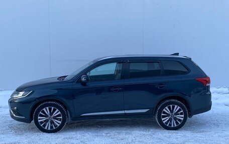 Mitsubishi Outlander III рестайлинг 3, 2019 год, 2 550 000 рублей, 8 фотография