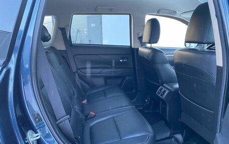 Mitsubishi Outlander III рестайлинг 3, 2019 год, 2 550 000 рублей, 11 фотография