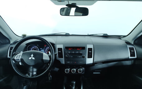 Mitsubishi Outlander III рестайлинг 3, 2010 год, 1 297 000 рублей, 10 фотография