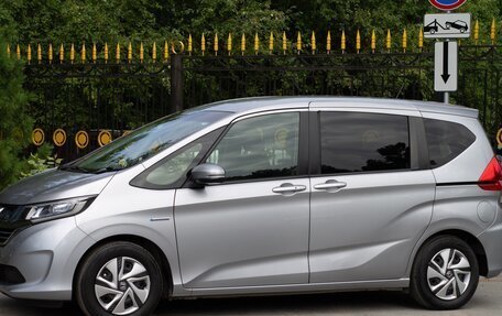 Honda Freed II, 2019 год, 1 555 000 рублей, 2 фотография