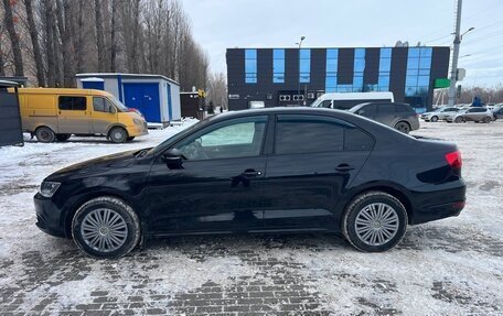 Volkswagen Jetta VI, 2013 год, 1 050 000 рублей, 2 фотография