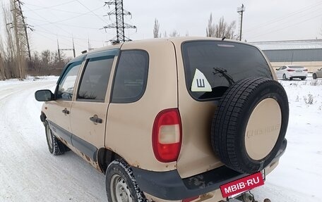 Chevrolet Niva I рестайлинг, 2005 год, 185 000 рублей, 2 фотография