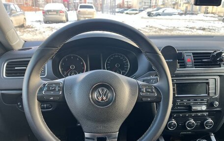 Volkswagen Jetta VI, 2013 год, 1 050 000 рублей, 6 фотография