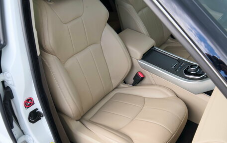 Land Rover Range Rover Evoque I, 2016 год, 2 400 000 рублей, 25 фотография