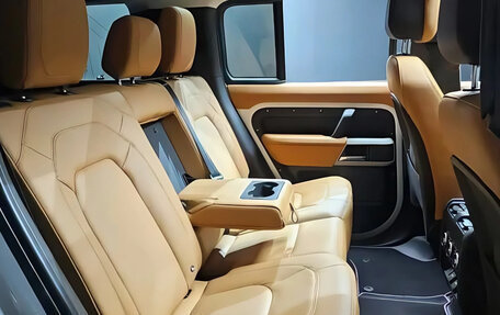 Land Rover Defender II, 2023 год, 10 450 000 рублей, 12 фотография