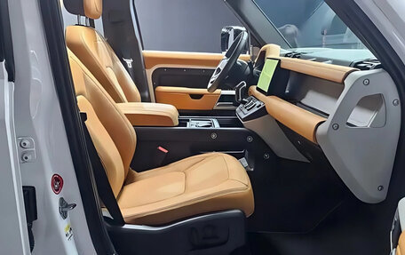 Land Rover Defender II, 2023 год, 10 450 000 рублей, 10 фотография