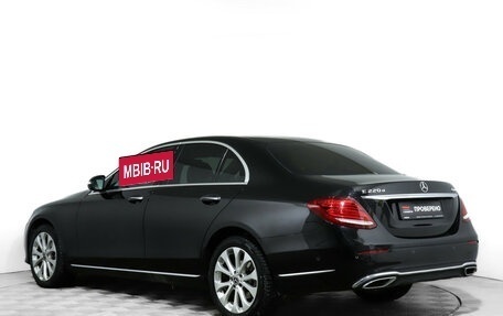 Mercedes-Benz E-Класс, 2020 год, 3 790 000 рублей, 7 фотография