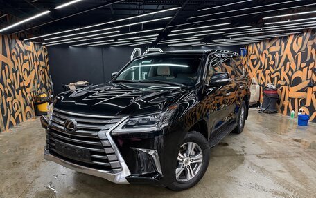 Lexus LX III, 2017 год, 5 000 000 рублей, 1 фотография