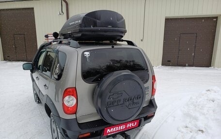 Chevrolet Niva I рестайлинг, 2017 год, 810 000 рублей, 4 фотография