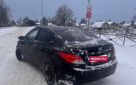 Hyundai Solaris II рестайлинг, 2012 год, 420 000 рублей, 4 фотография
