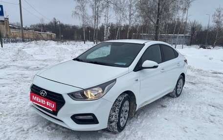 Hyundai Solaris II рестайлинг, 2017 год, 1 050 000 рублей, 3 фотография