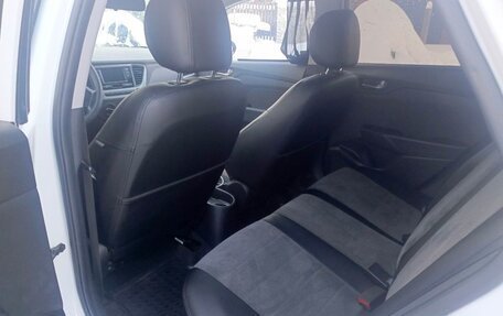 Hyundai Solaris II рестайлинг, 2017 год, 1 050 000 рублей, 10 фотография