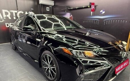 Toyota Camry, 2021 год, 2 800 000 рублей, 5 фотография