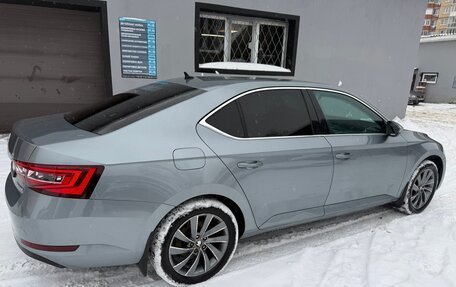 Skoda Superb III рестайлинг, 2018 год, 2 800 000 рублей, 5 фотография