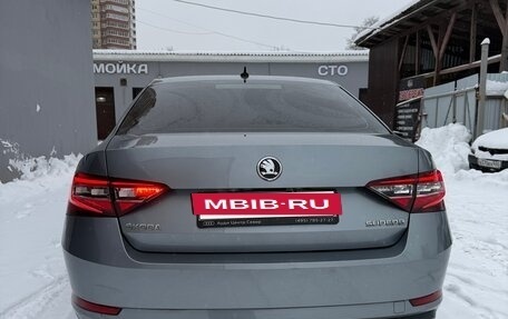 Skoda Superb III рестайлинг, 2018 год, 2 800 000 рублей, 4 фотография