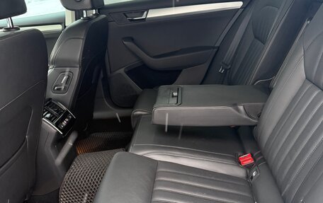 Skoda Superb III рестайлинг, 2018 год, 2 800 000 рублей, 8 фотография