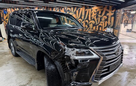 Lexus LX III, 2017 год, 5 000 000 рублей, 3 фотография