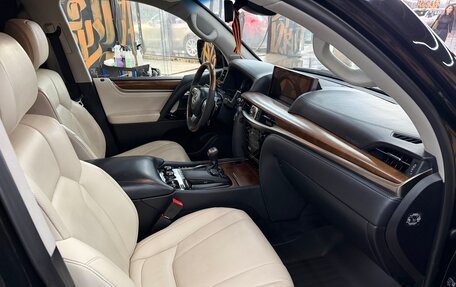 Lexus LX III, 2017 год, 5 000 000 рублей, 17 фотография