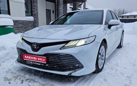 Toyota Camry, 2018 год, 2 300 000 рублей, 1 фотография