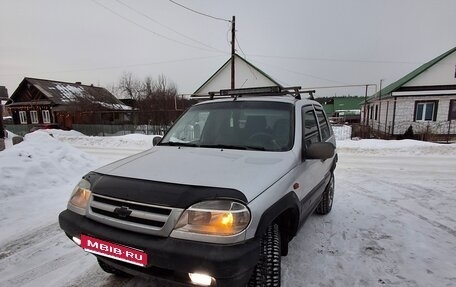 Chevrolet Niva I рестайлинг, 2004 год, 170 000 рублей, 1 фотография