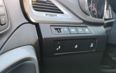 Hyundai Santa Fe III рестайлинг, 2017 год, 2 800 000 рублей, 20 фотография