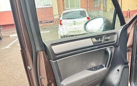 Volkswagen Touareg III, 2010 год, 1 656 000 рублей, 12 фотография