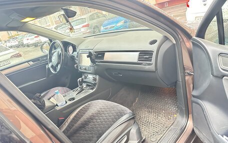 Volkswagen Touareg III, 2010 год, 1 656 000 рублей, 9 фотография