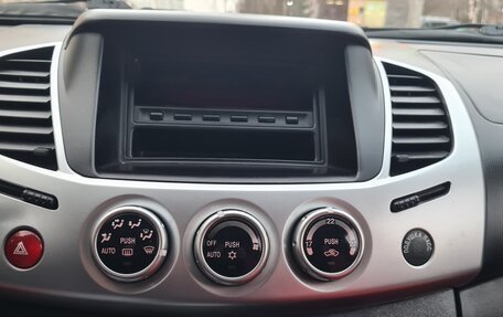 Mitsubishi L200 IV рестайлинг, 2014 год, 1 950 000 рублей, 5 фотография