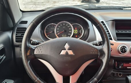 Mitsubishi L200 IV рестайлинг, 2014 год, 1 950 000 рублей, 6 фотография